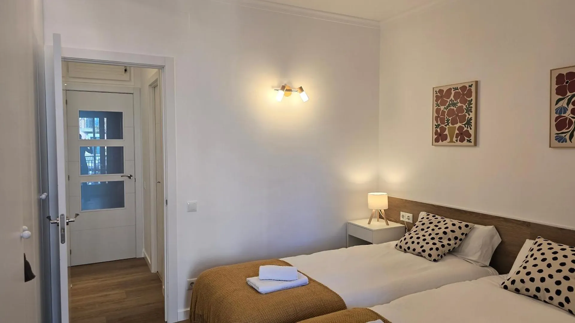 Opening Doors Monumental Apartment Barcelona 0*,  Spain
