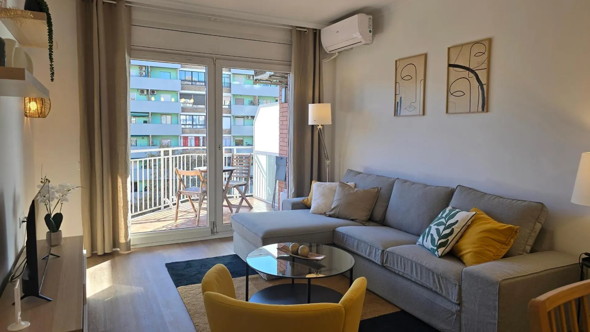 Opening Doors Monumental Apartment Barcelona
